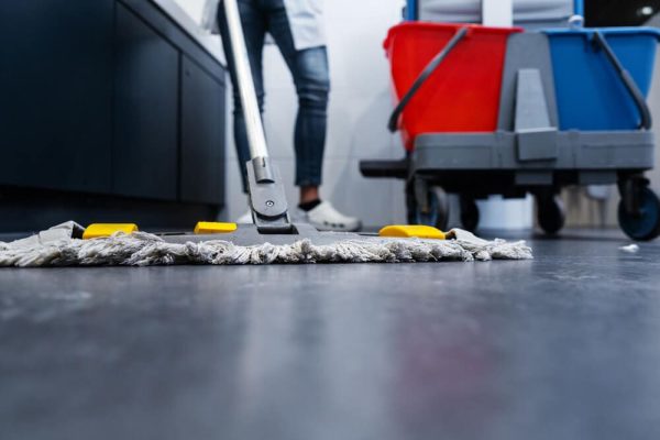 The Comprehensive Guide to Effectively Cleaning Your Mop A Step-by-Step Process