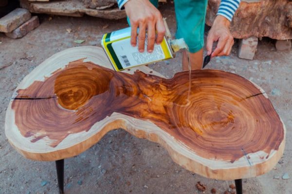 The Ultimate Guide to Tung Oil vs. Teak Oil