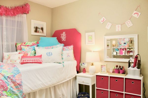 A Cozy Haven: Crafting Your Perfect Preppy Bedroom