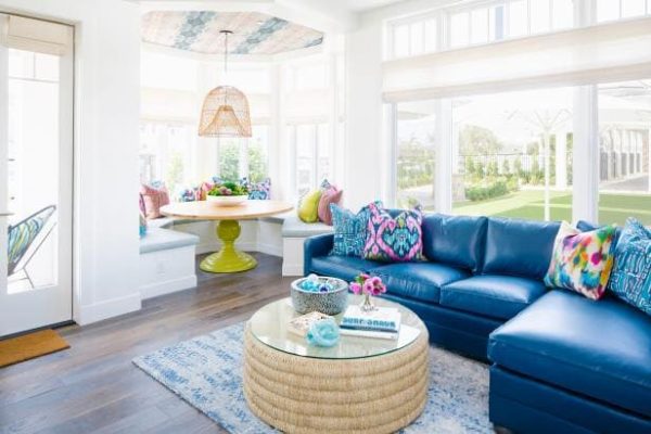 Decorating Your Living Room with a Stunning Blue Sofa