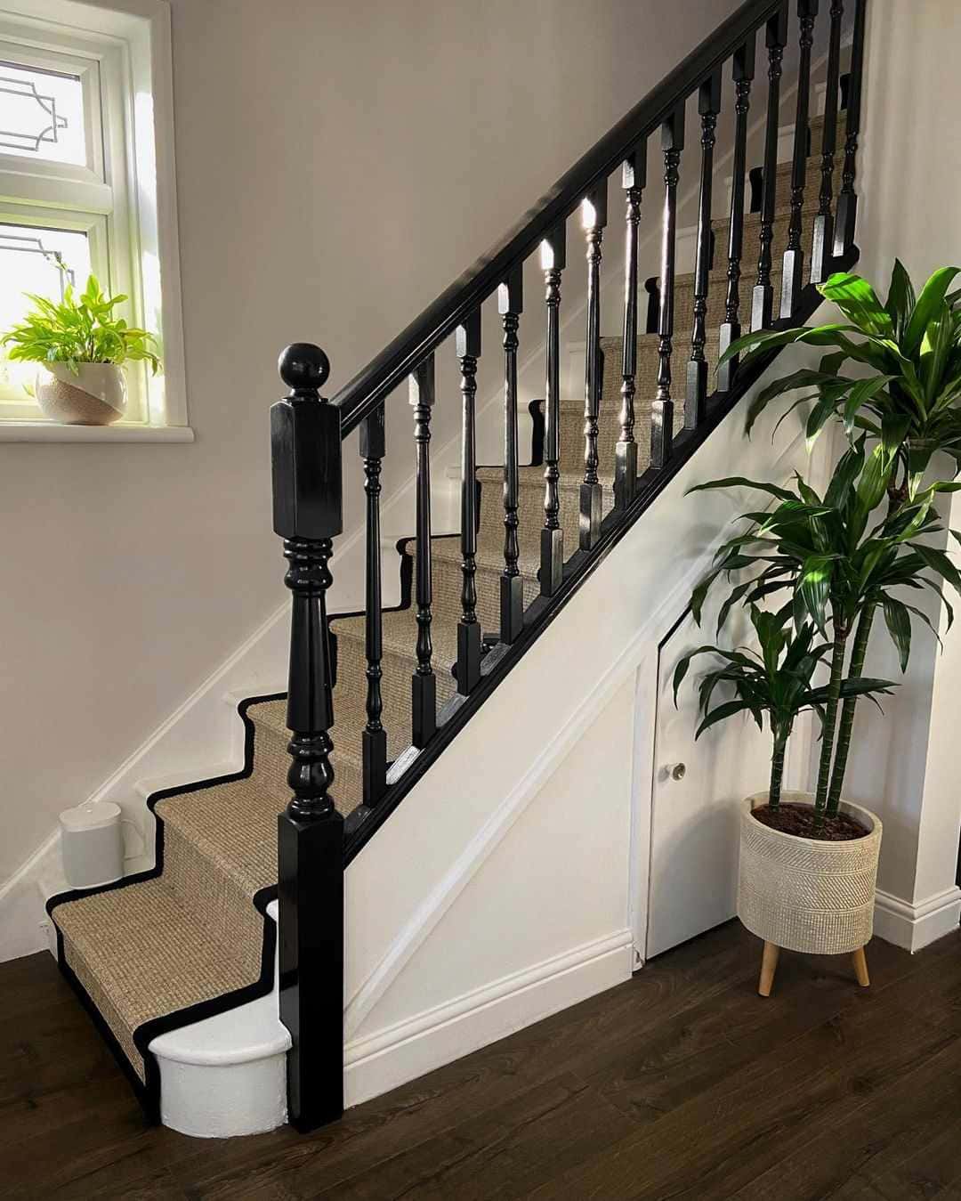 Unlocking the Beauty of Black and White Stairs A Guide to Timeless Elegance